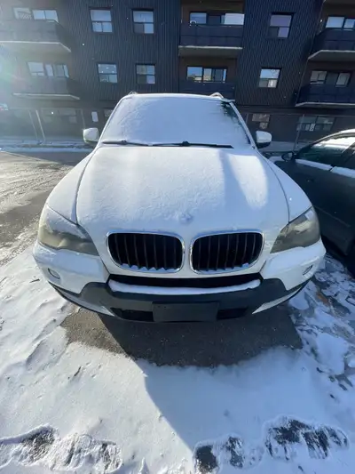 2009 x5 3.0si n52 6 cylinder, 5 seater. Clean title, no accidents, 183,555kms. Engine and transmissi...