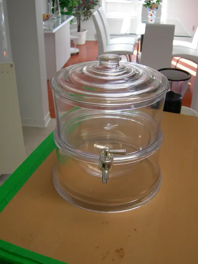 Two-Tier Stackable Beverage Dispenser466413609026201601