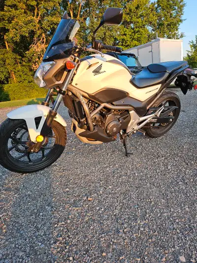 2012 Honda NC700S, 10000kms, ABS, new battery