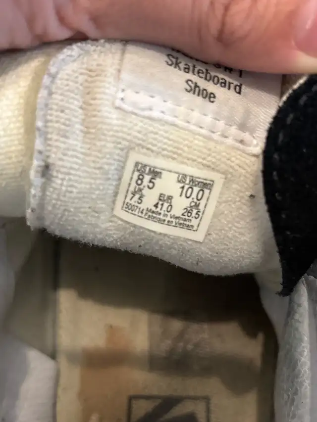 Vans Shoes in Women's - Shoes in City of Toronto - Image 6