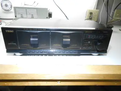 TEAC W 485C double cassette deck with high speed dubbing. Can be demonstrated. Located 20 minutes no...