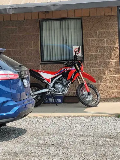 Selling my 2022 Crf300L in very good condition. 6700km always used Honda full synthetic oil and prem...