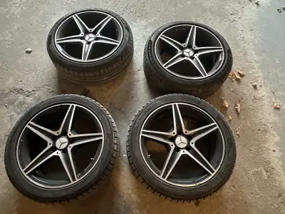 Selling a full set of 4 Mercedes AMG 18 inch rims with Yokohama Ice Guard winter tires (mounted). De...