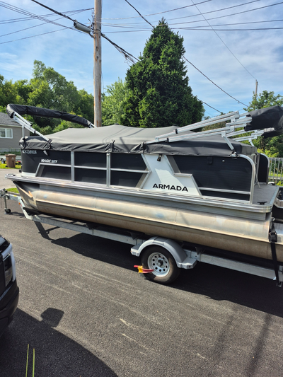 Ponton ARMADA MAGIC SKY 2023 – 18 pieds – 60hp – Prêt à naviguer ! 59 900 $ – Très bien équipé ! ***...