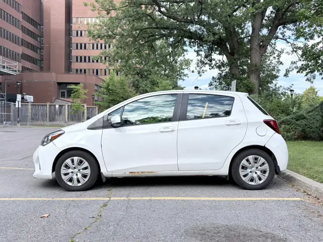 2015 Yaris LE557469074278983685
