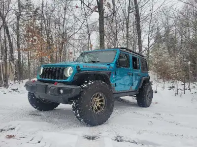 For Sale: 2019 Jeep Wrangler Unlimited Rubicon – Bikini Pearl Asking: 32,000$ with the nice Beadlock...