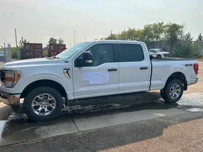 2022 Ford F150 XLT Crew Cab, 5L V8 with 6.5ft box. In great shape, clean Carfax available, tires in...