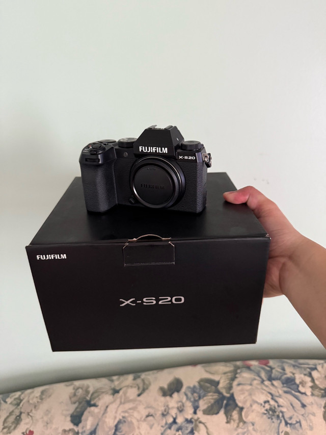 Fujifilm X-S20 Camera in Cameras & Camcorders in Edmonton - Image 2