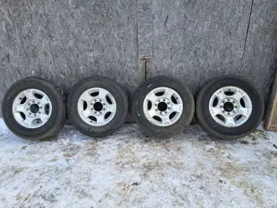 Set of 4 aluminum rims off of a 2012 f250.