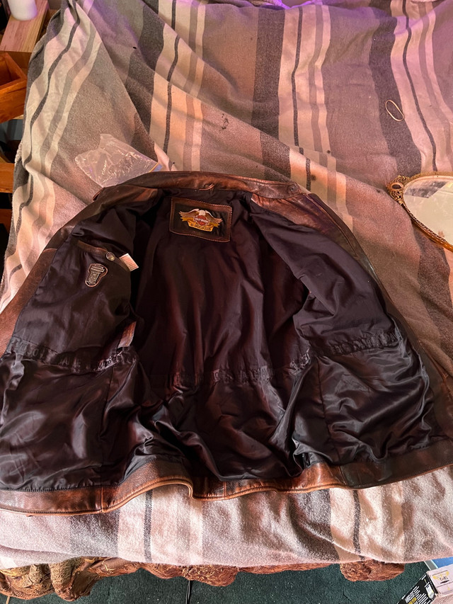 90s Harley Davidson Leather Coat (W)  in Women's - Tops & Outerwear in Thunder Bay - Image 2