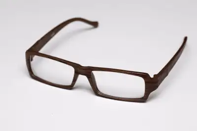 Lunettes en plastique simili-bois, View more