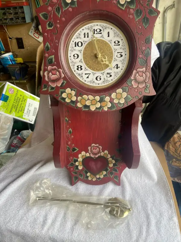 NEW SOLID WOOD CLOCKNEW ROOSTER  LAMP  & MORE ITEMS in Chairs & Recliners in Mississauga / Peel Region - Image 2