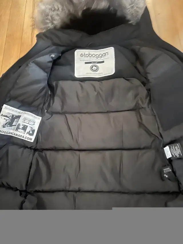 Toboggan Winter XS Puff jacket with down in Women's - Tops & Outerwear in Laval / North Shore - Image 4