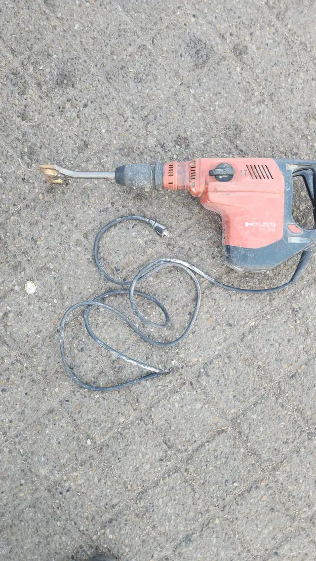 hilti te 70 hammer drill chissell /concrete bit 645 ,cash$ in Power Tools in Calgary - Image 3