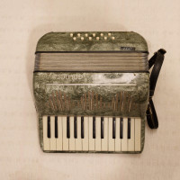 Galanti Accordion Made in Italy - Small/Student Size.