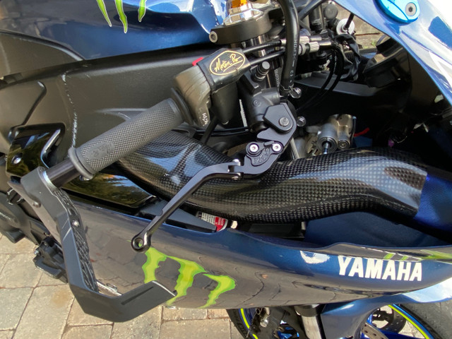 2012 Yamaha R1 - Track Bike - MINT! in Sport Bikes in Oshawa / Durham Region - Image 4