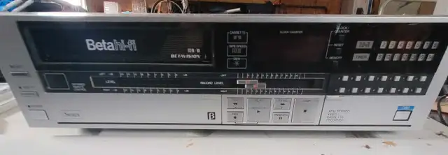 Sears Betamax in Stereo Systems & Home Theatre in Brockville - Image 3