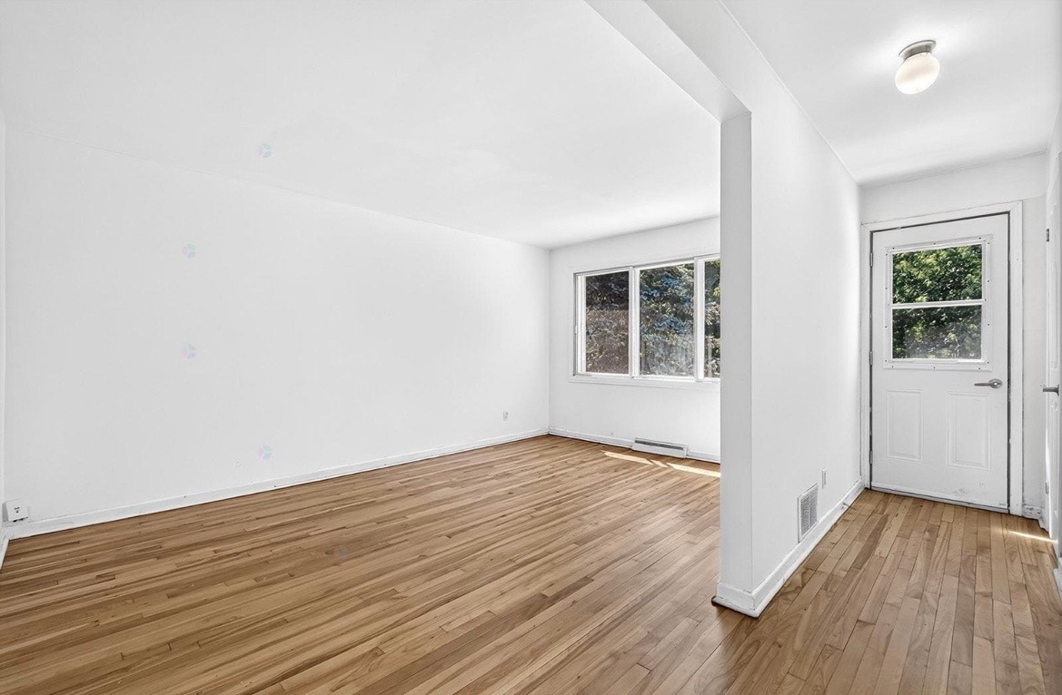 rent Apartment — photo 3