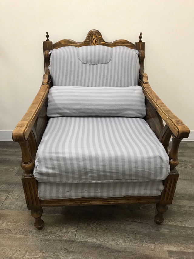 Antique comfy wooden chair | Chairs & Recliners | St. Catharines | Kijiji