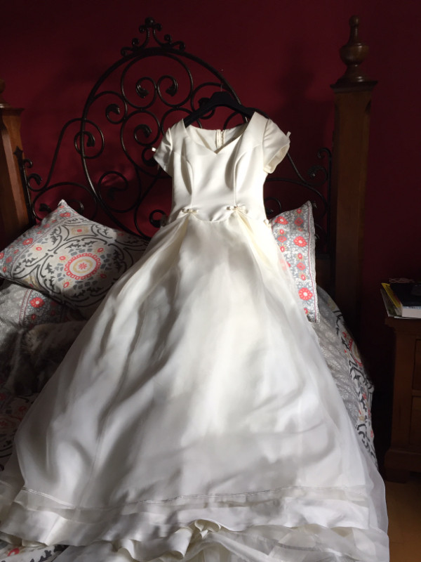 Robe de mariée Madison grandeur 10 ans dans Mariage  à Longueuil/Rive Sud - Image 2