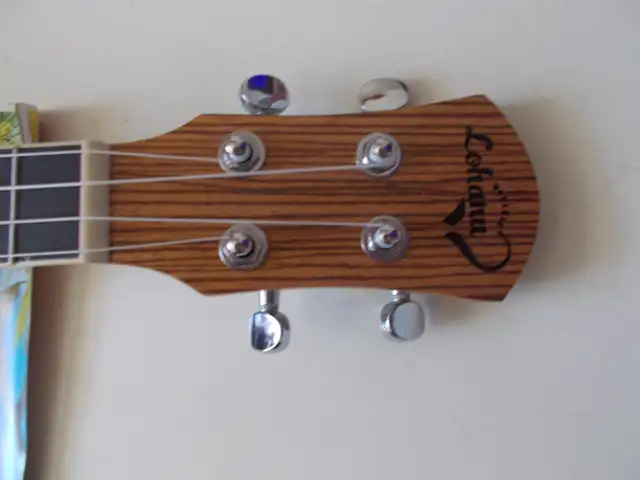 Lohanu Concert Ukulele in Guitars in Mississauga / Peel Region - Image 9