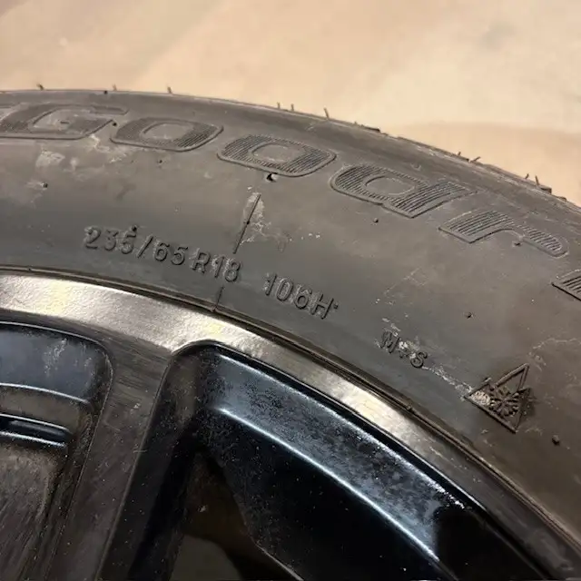 Pneu hiver BFGoodrich Winter T/A KSI 235 65 r18 avec jantes in Tires & Rims in Longueuil / South Shore - Image 4