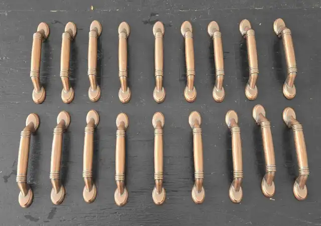 Poignées armoire in Hardware, Nails & Screws in Gatineau - Image 2