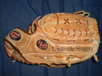 Louisville Slugger LSG20 12 inch Baseball Softball LH Glove, View more