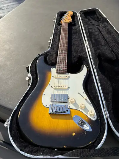 2002 Stratocaster deluxe, View more