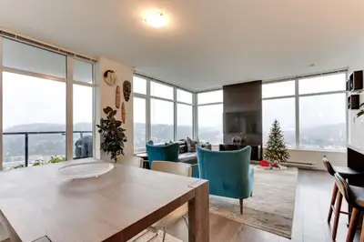 $3,500/month | Available April 1 Furnished 1-Year Lease 3 minutes to Lincoln Station Amazing accessi...