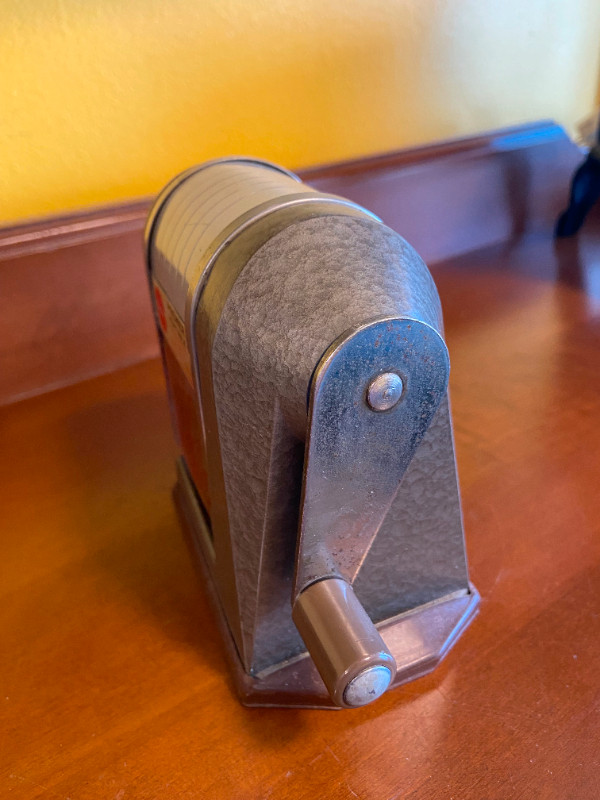 1960s Vintage Premier Portable Pencil Sharpener by Apsco in Arts & Collectibles in Oshawa / Durham Region - Image 4