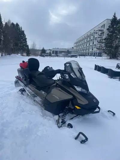 Grand touring limited turbo 2022 avec 9000km en superbe conditio équipée avec rouski et lumiere LED...