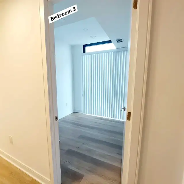 condo unit in apartment building in Mississauga  in Room Rentals & Roommates in Mississauga / Peel Region - Image 7