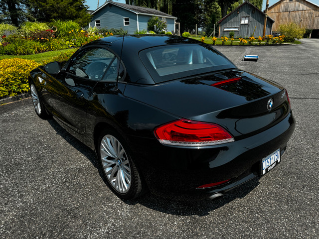 2011 BMW Z4 in Cars & Trucks in Barrie - Image 4