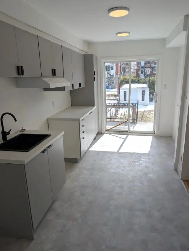 Disponible immédiatement, 1 logement, 4 ½ à louer, Rénové