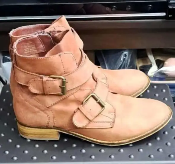 Steve Madden Genuine Leather Women's Buckled Boot in Women's - Shoes in City of Toronto - Image 4