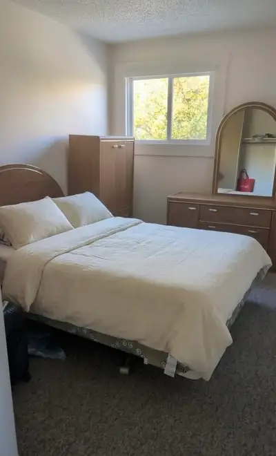Roommate Wanted – Near University of Saskatchewan Location: 13th Street East, Saskatoon (Bus stop ju...