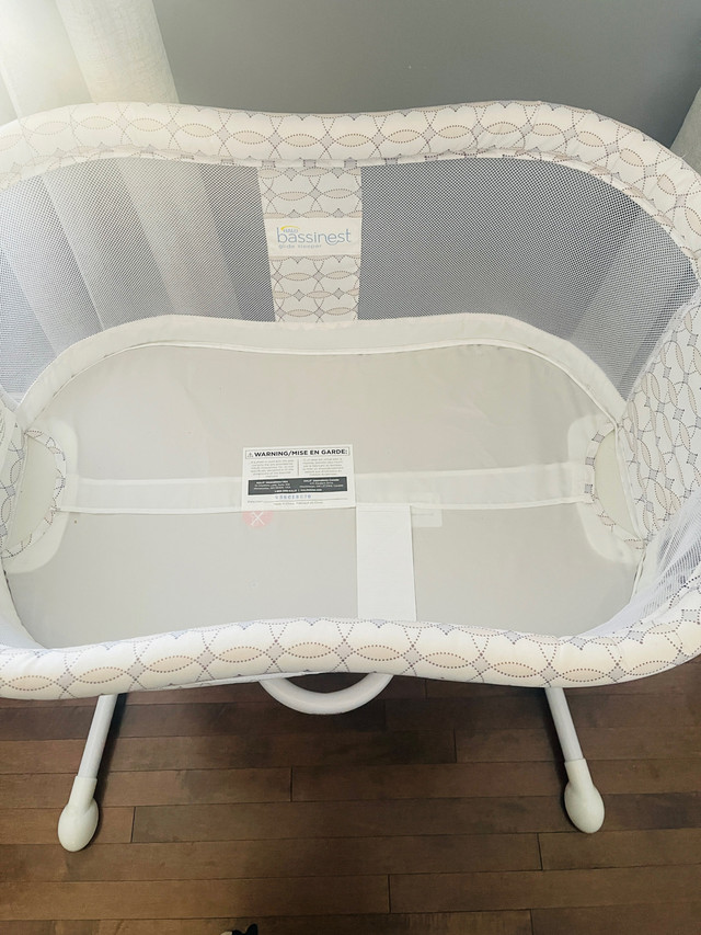 Halo Bassinet Glider in Cribs in Calgary - Image 3