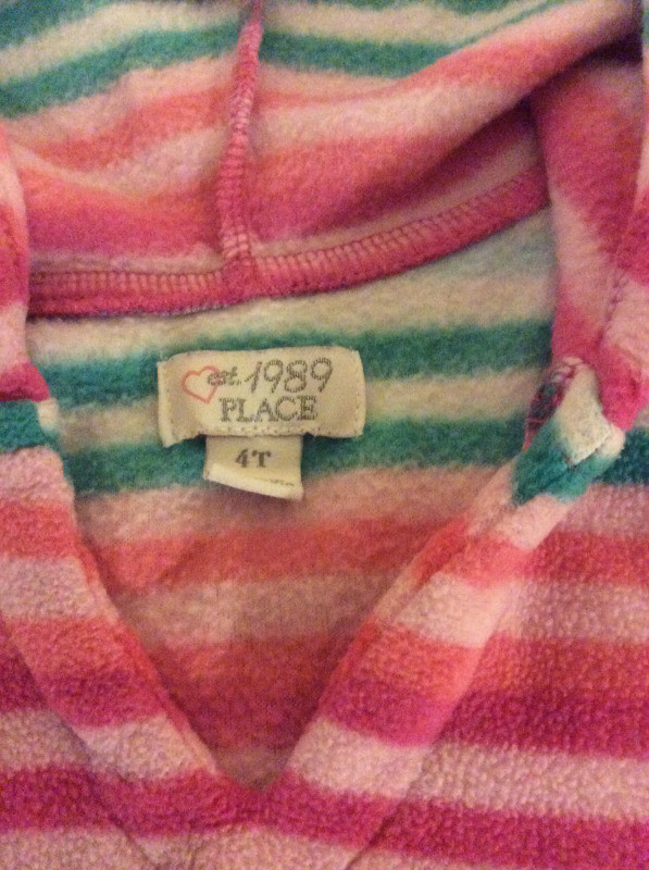 Girls size 4T , Fleece spring and fall hoodie in Clothing - 4T in Moncton - Image 2