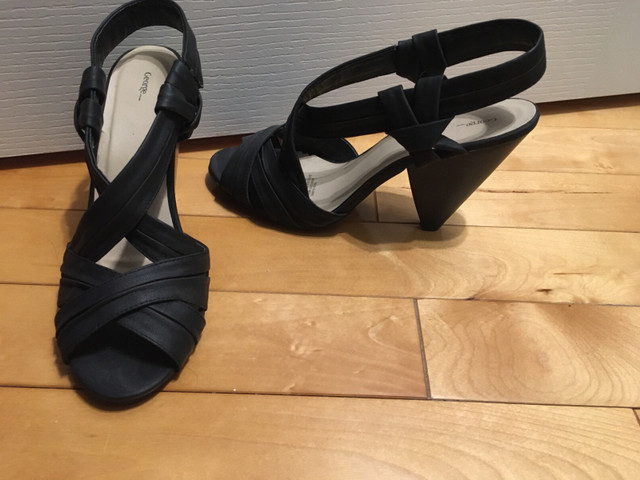 Sandale gr 8 dans Femmes - Chaussures  à Granby