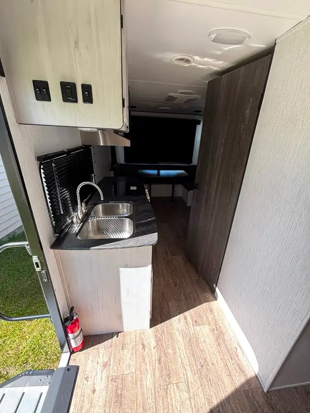 2022 Heartland Trail Runner Travel Trailer in Travel Trailers & Campers in Dawson Creek - Image 6