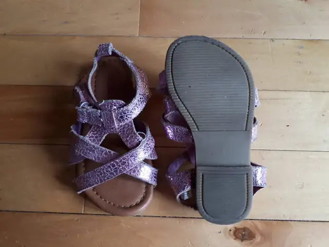 Souliers grandeur 6 petite fille  in Kids & Youth in Laval / North Shore - Image 5