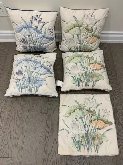 5 indoor accent cushions, View more
