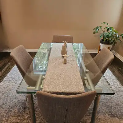 Like New Extendable Dining Set with 4 chairs, View more