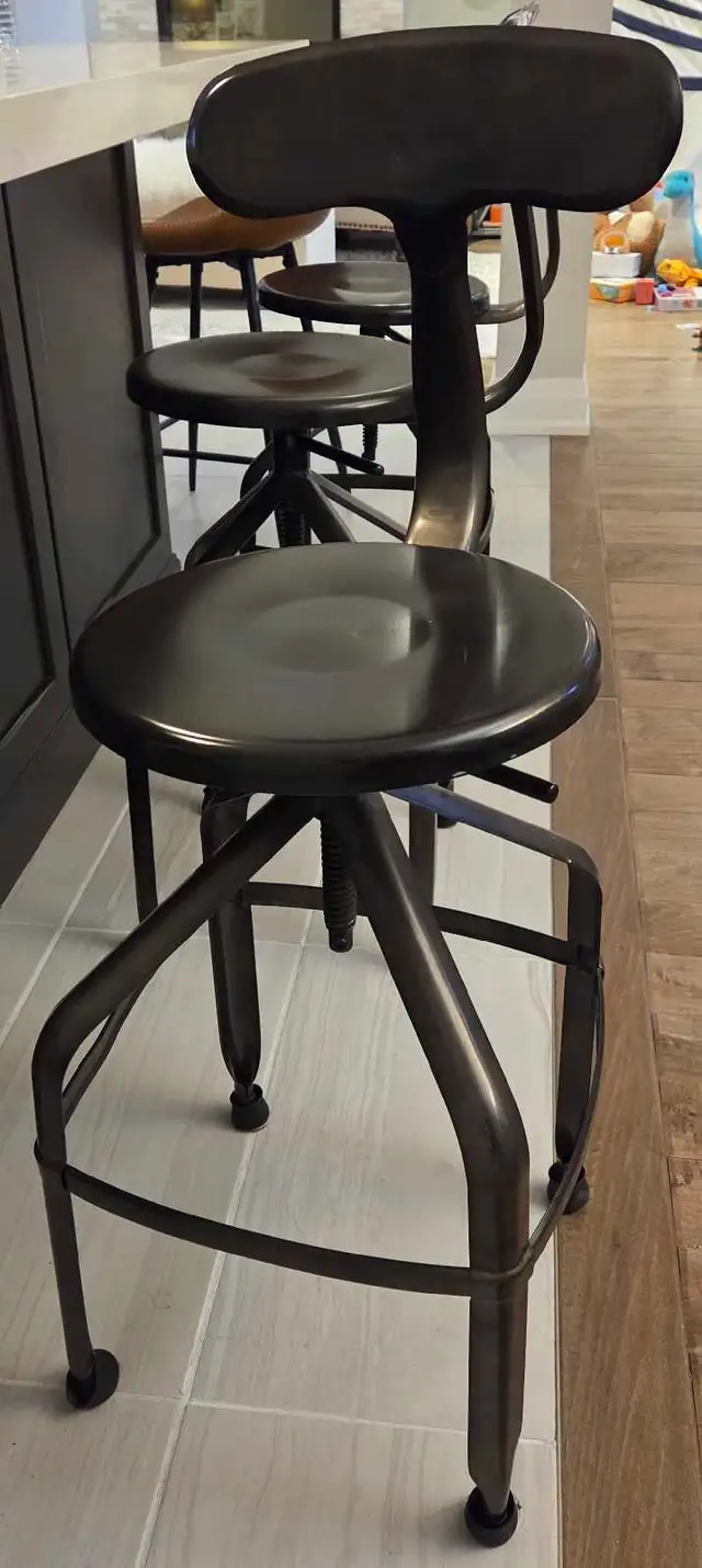 Metal swivel bar stools x3 in Chairs & Recliners in Oakville / Halton Region - Image 10
