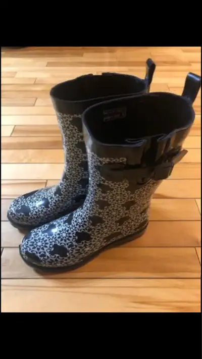 Capelli New York Rain Boots Size 6 Women’s, View more