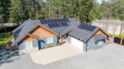 PRICE REDUCED in Nanoose Bay! 2769 Andy’s Lane | MLS® 995497 | $1,299,900 Welcome to Oakridge Estate...