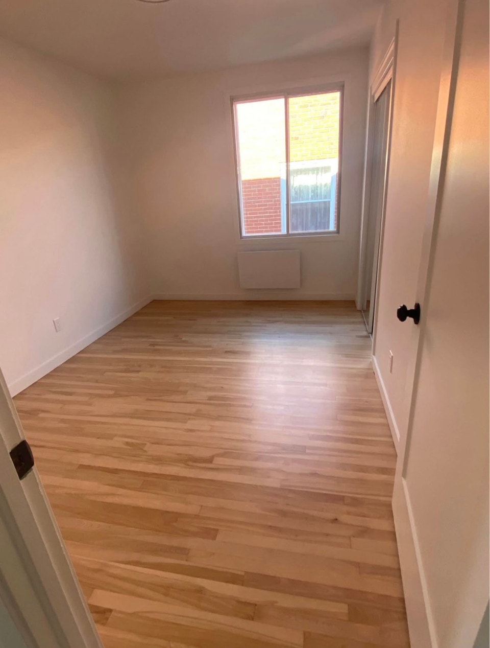 Beautiful 5 1/2 located in the Heart of Verdun 3