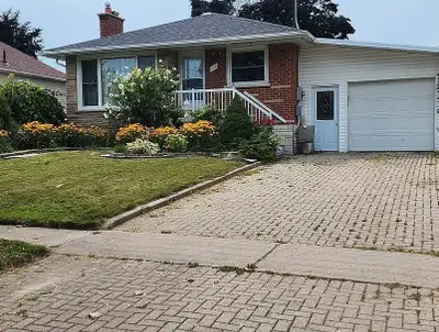 2 bed room main floor unit house for rent