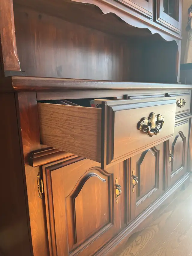 Buffet and Hutch Cabinet  **Solid Wood** in Hutches & Display Cabinets in Hamilton - Image 6